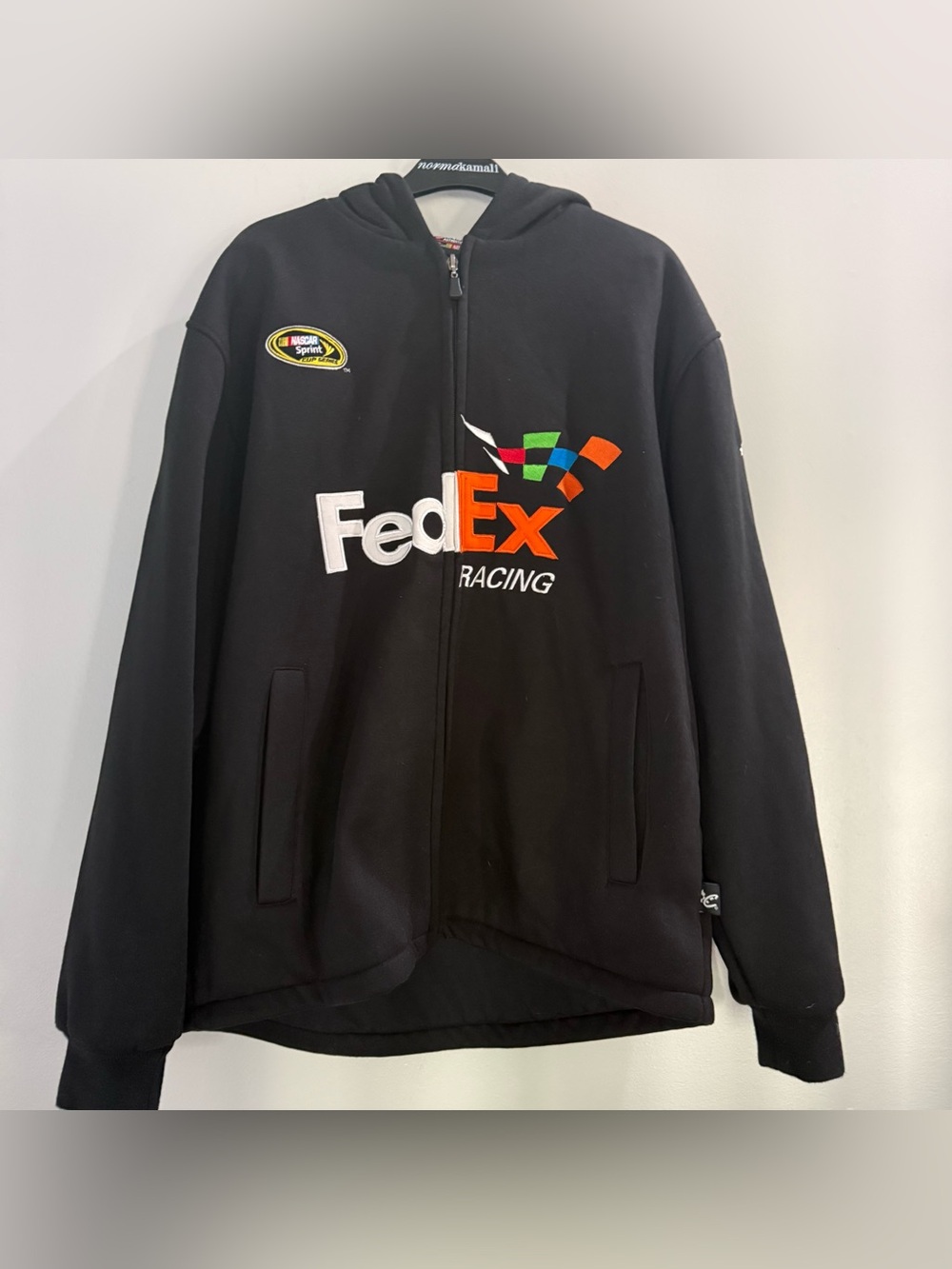 Chase Authentic’s Denny Hamlin Mens Black NASCAR Gibbs Racing Med zip up hoodie